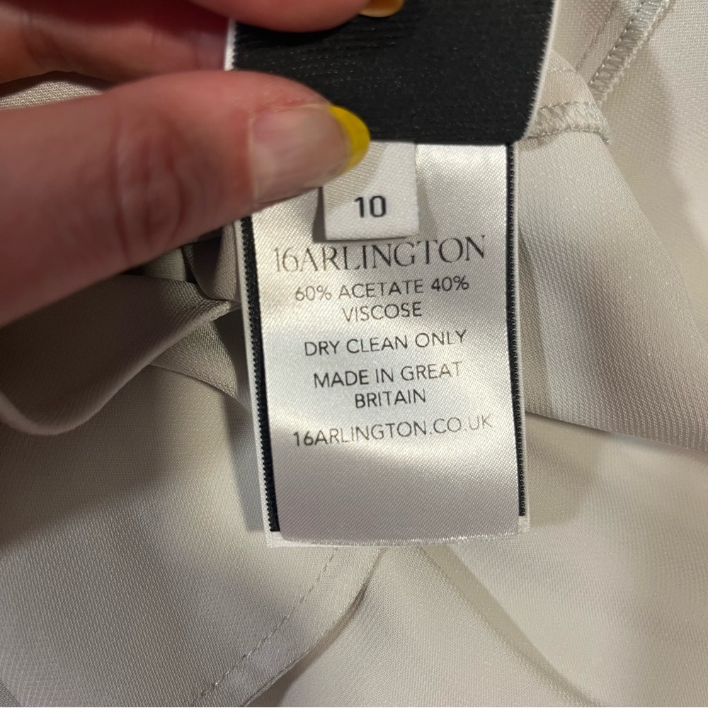 16Arlington Silver Satin V Neck Open Back Gown Evening Wedding US 6 NWT 🟡 - Picture 14 of 14